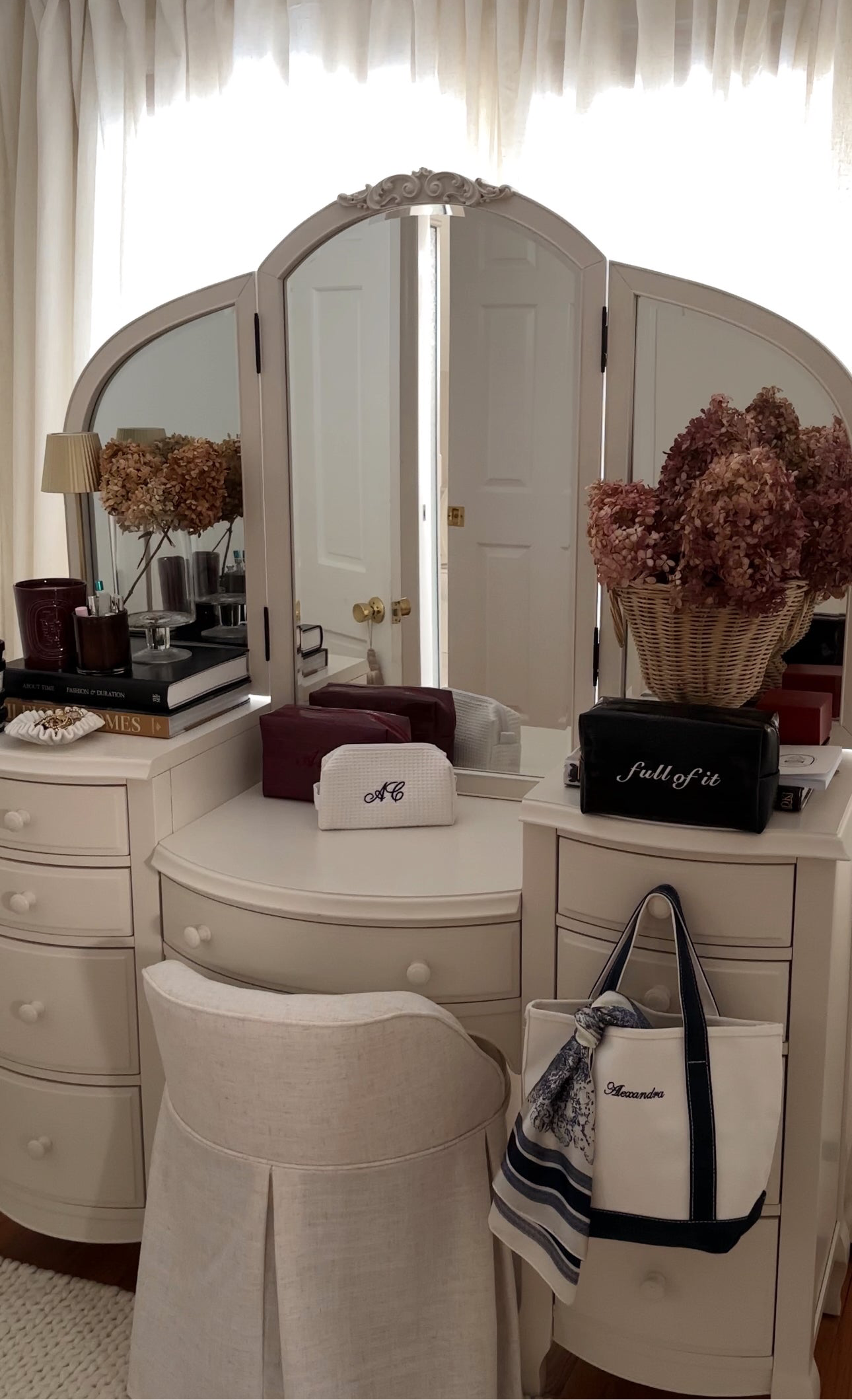 Croc Vegan Leather Embroidered Makeup Bag: Personalized Cosmetic Bag