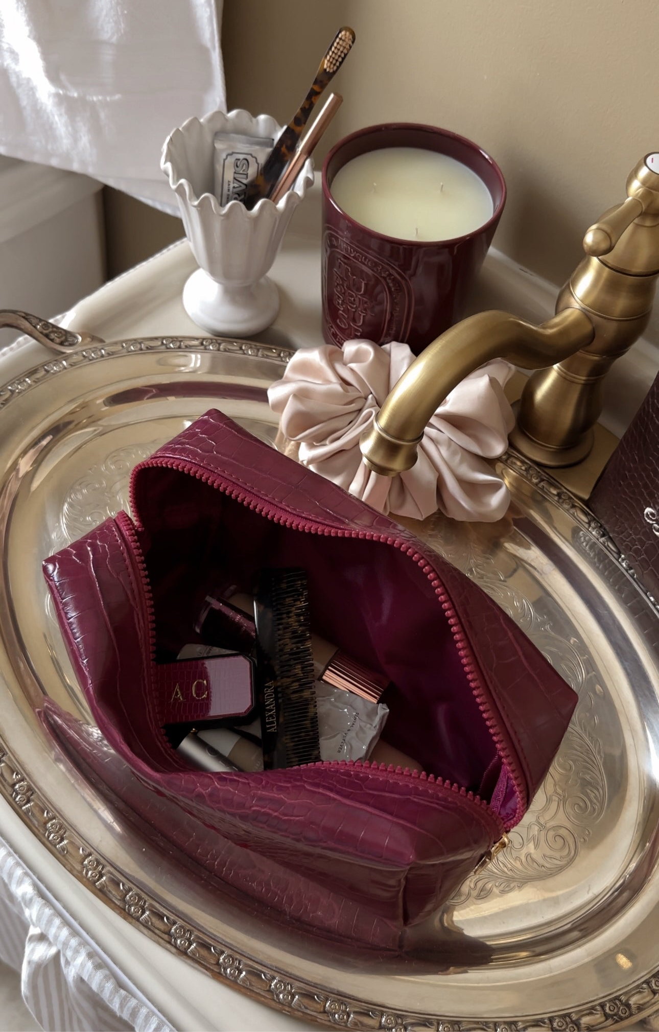 Croc Vegan Leather Embroidered Makeup Bag: Personalized Cosmetic Bag