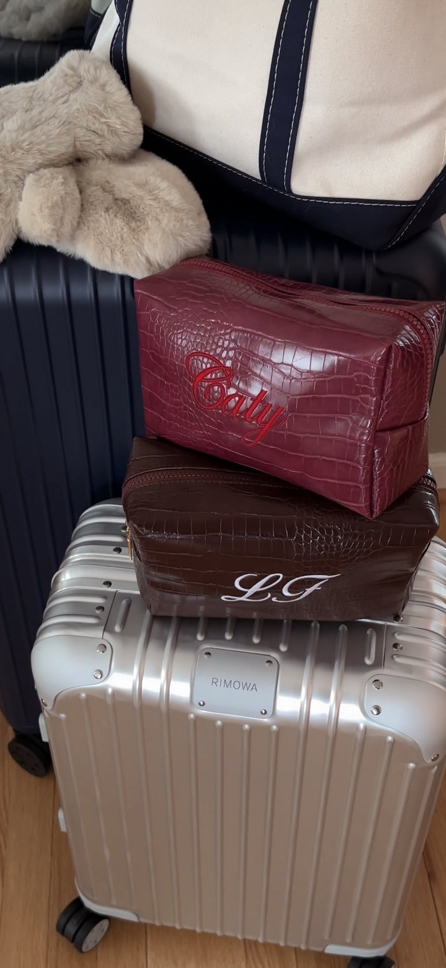 Croc Vegan Leather Embroidered Makeup Bag: Personalized Cosmetic Bag