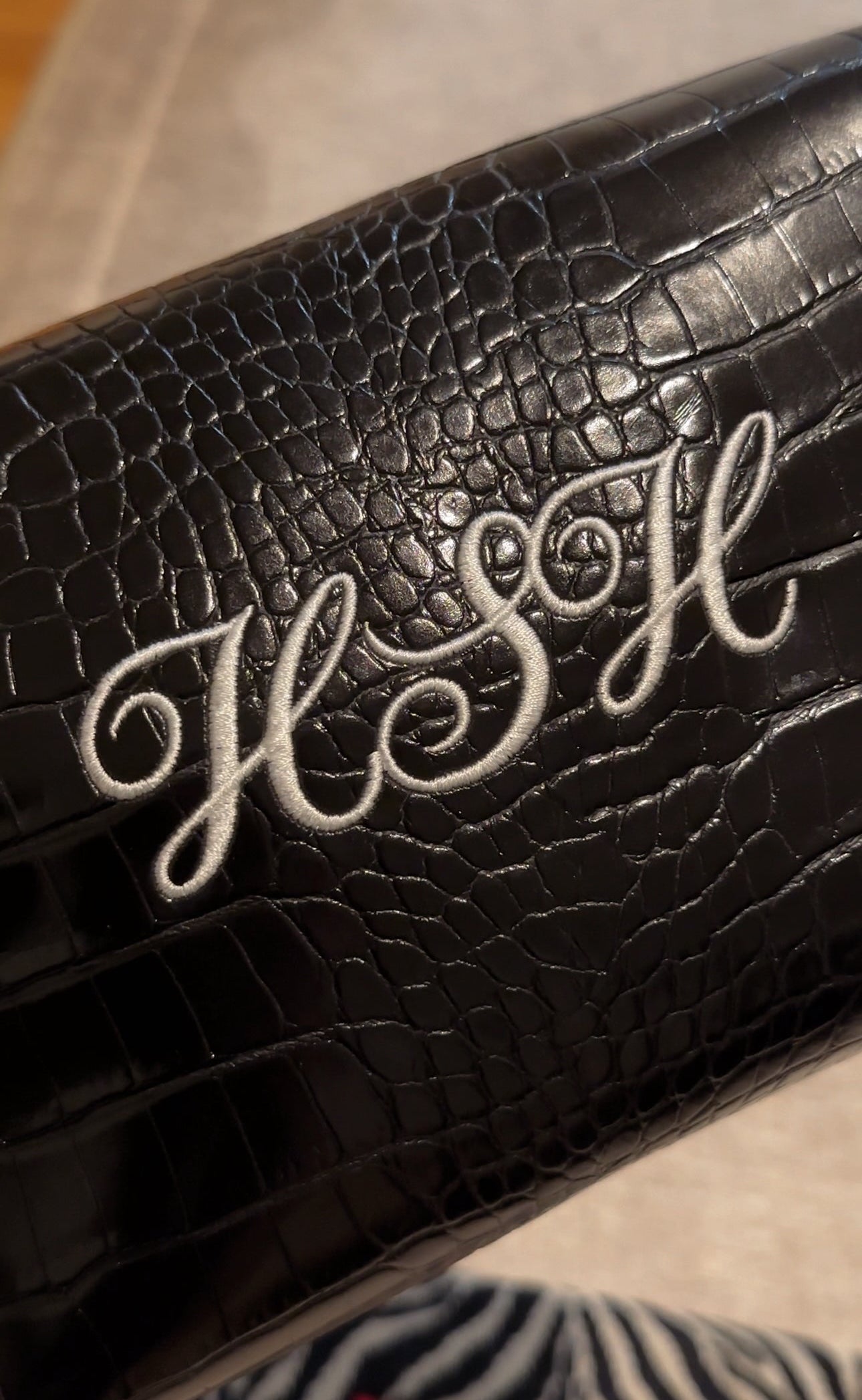 Vegan Leather Embroidered Makeup Bag: Personalized Cosmetic Bag