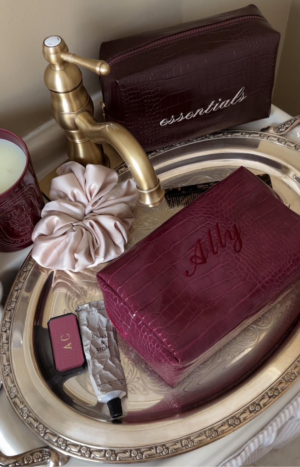 Croc Vegan Leather Embroidered Makeup Bag: Personalized Cosmetic Bag