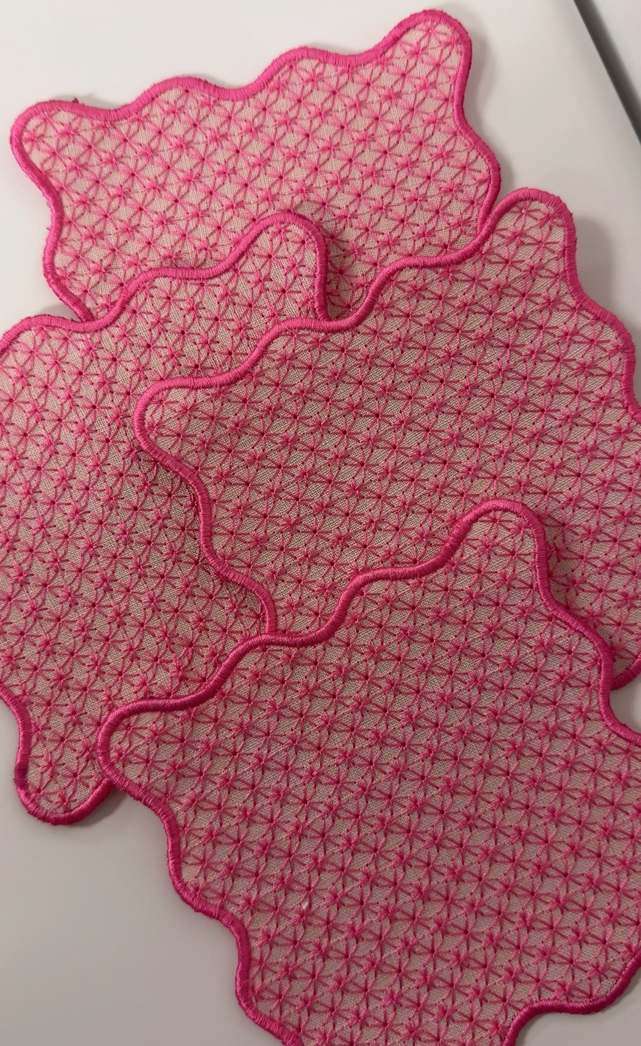 Scalloped Linen Cocktail Napkins: Set of Four