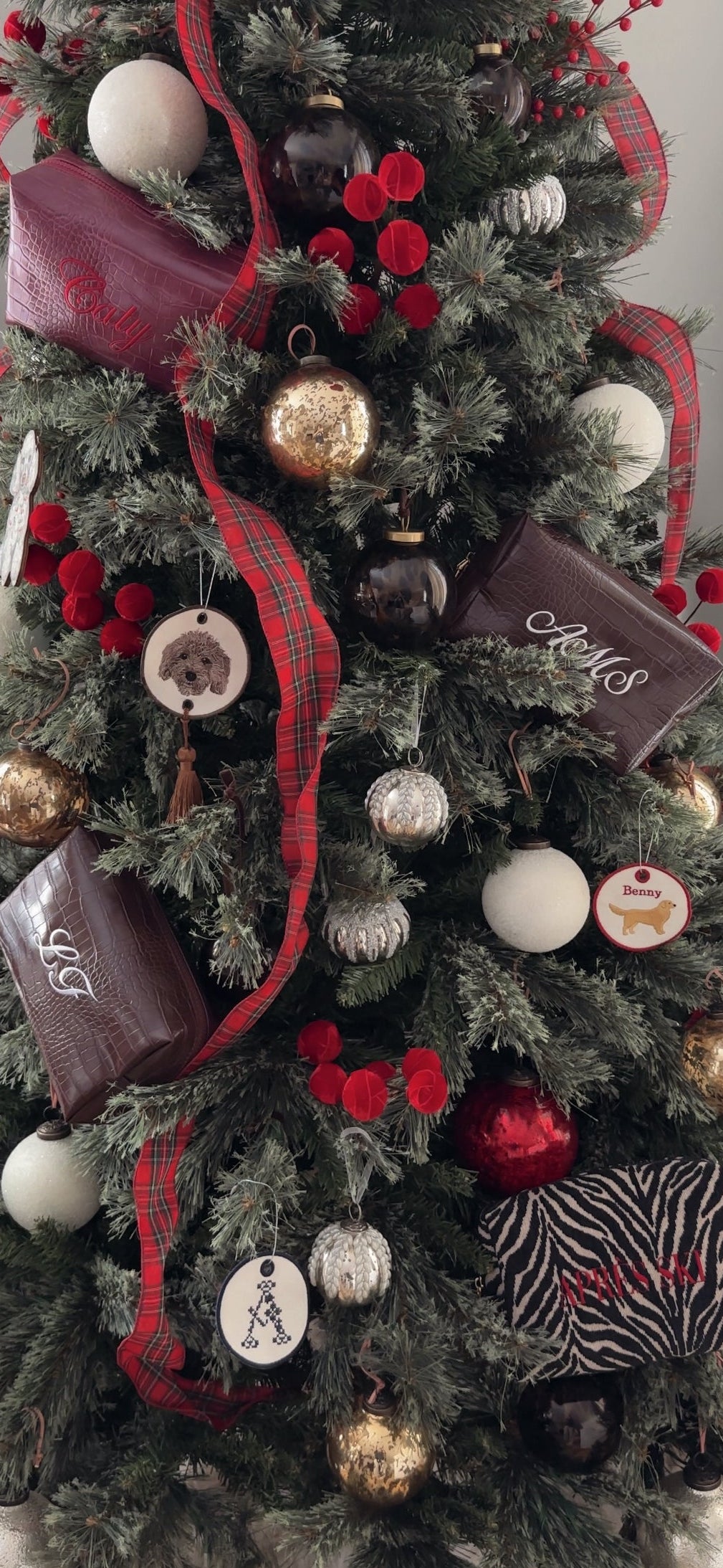 Croc Vegan Leather Embroidered Makeup Bag: Personalized Cosmetic Bag