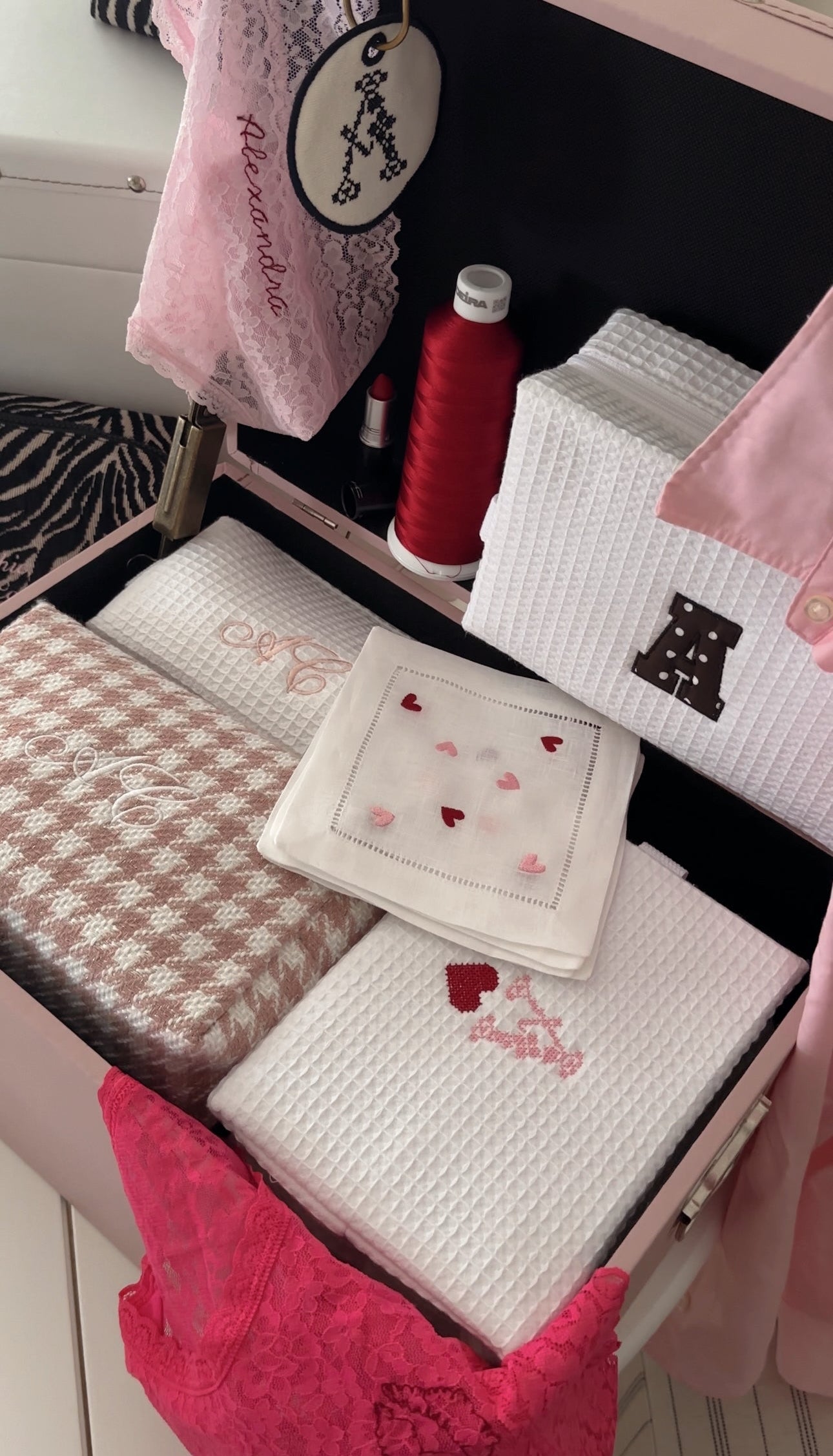 Embroidered Linen Cocktail Napkins: Valentines Pink and Red Scattered Heart Napkins