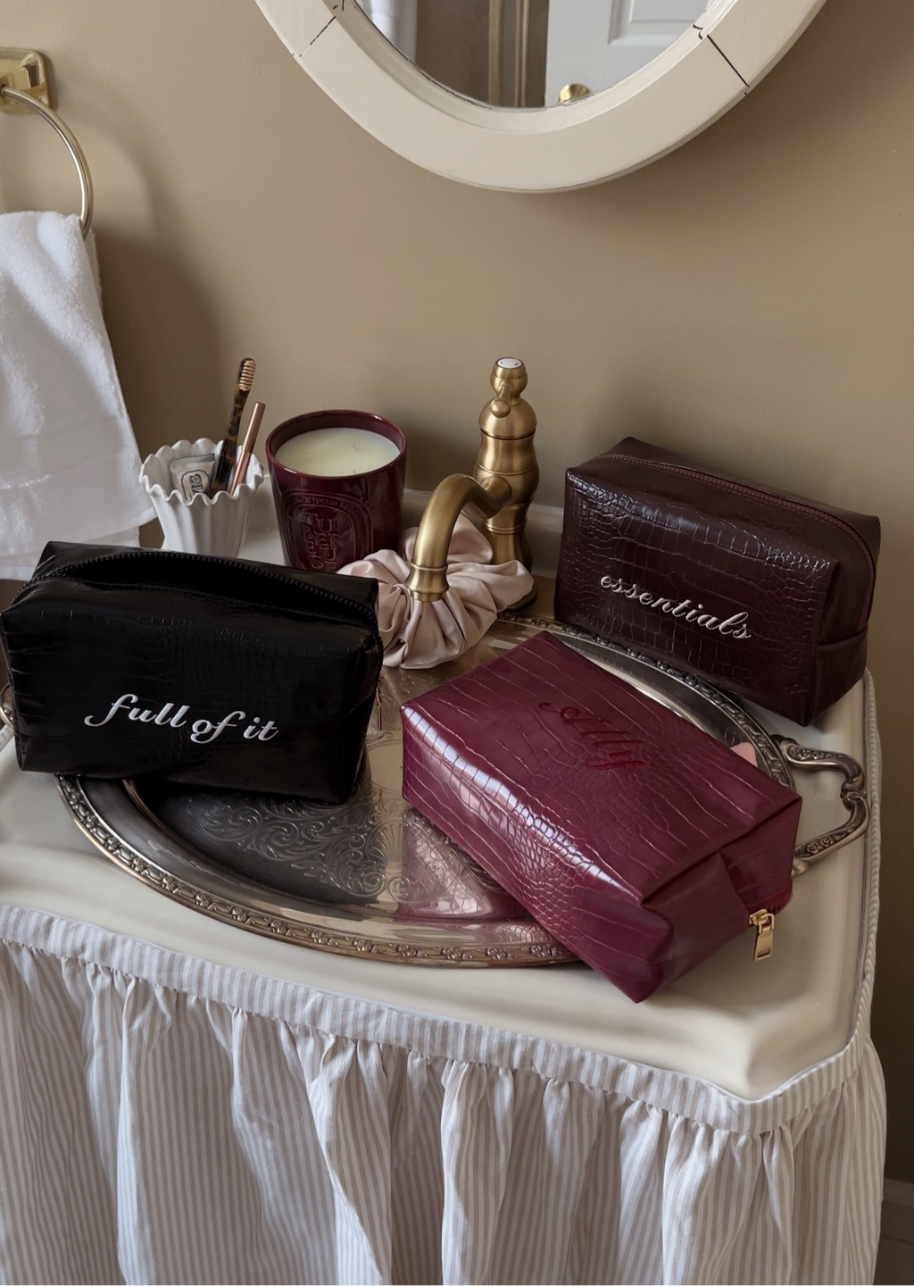 Croc Vegan Leather Embroidered Makeup Bag: Personalized Cosmetic Bag